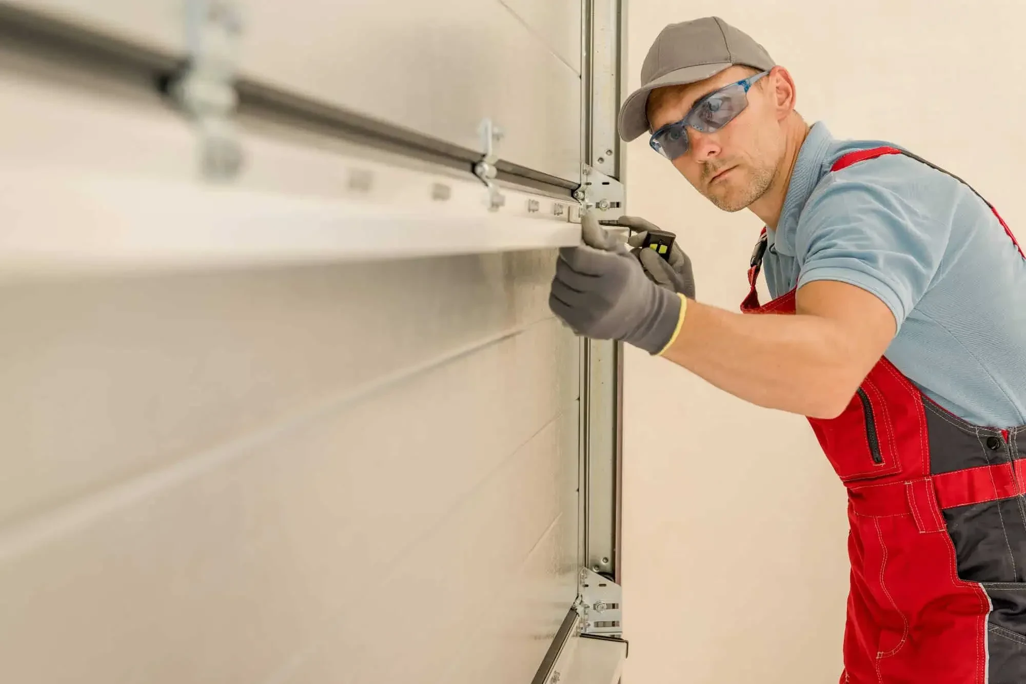 Garage Door Repairman Nassau County New York_1